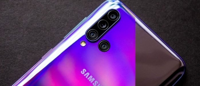 Samsung Galaxy A51 camera posteriore a L rumors