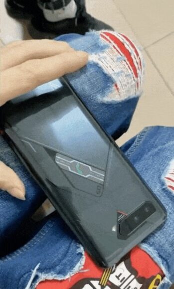 Asus Rog Phone 4 design posteriore led notifica